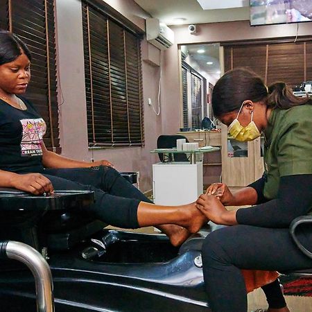 Oak Haven Hotel&Suites Port Harcourt Buitenkant foto