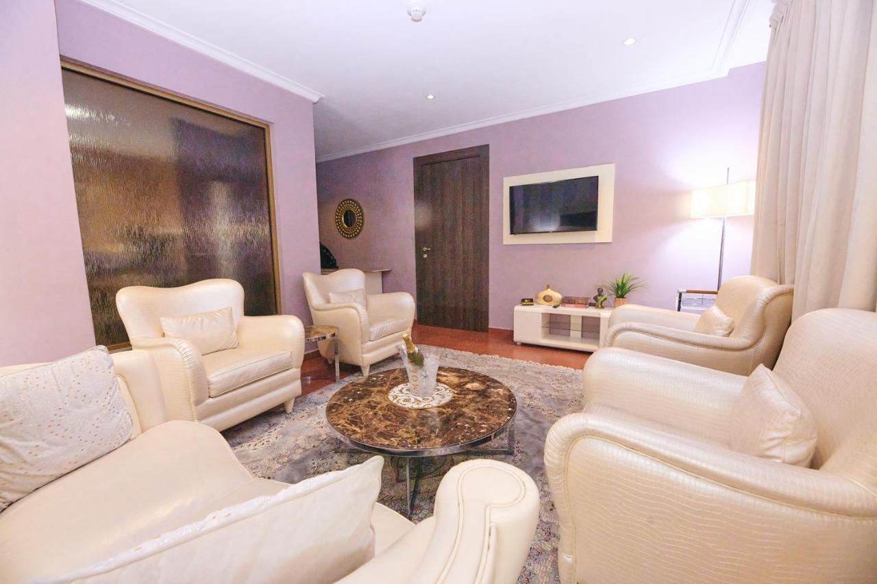 Oak Haven Hotel&Suites Port Harcourt Buitenkant foto