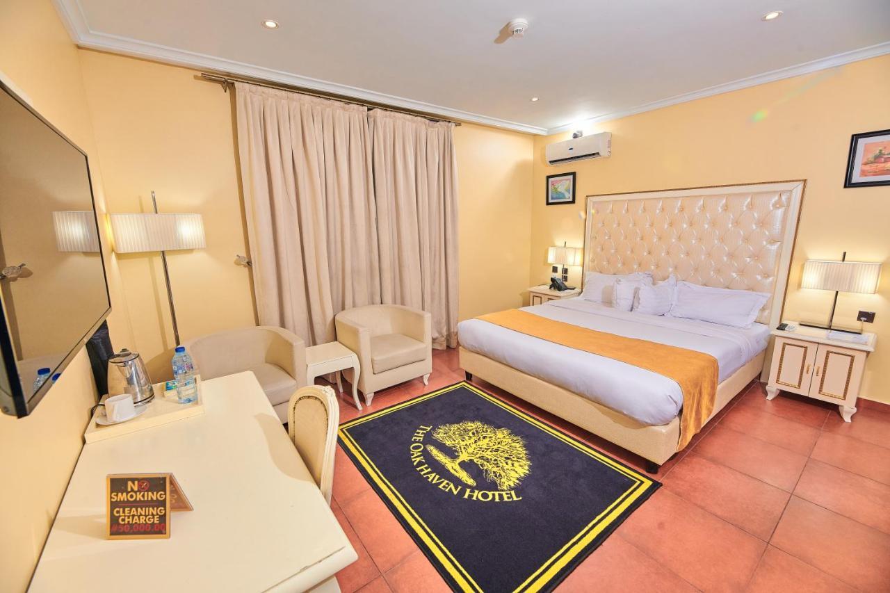 Oak Haven Hotel&Suites Port Harcourt Buitenkant foto