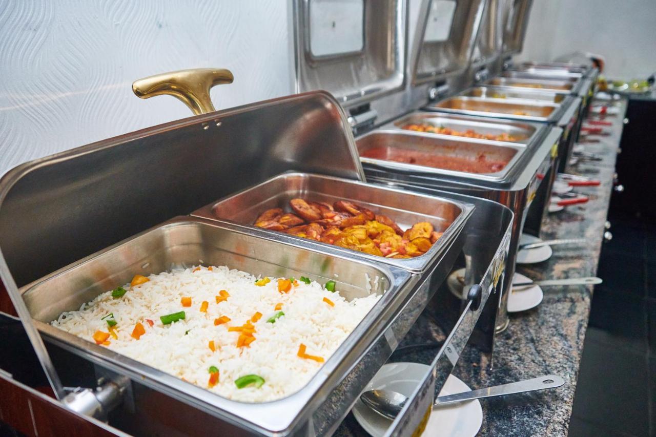 Oak Haven Hotel&Suites Port Harcourt Buitenkant foto