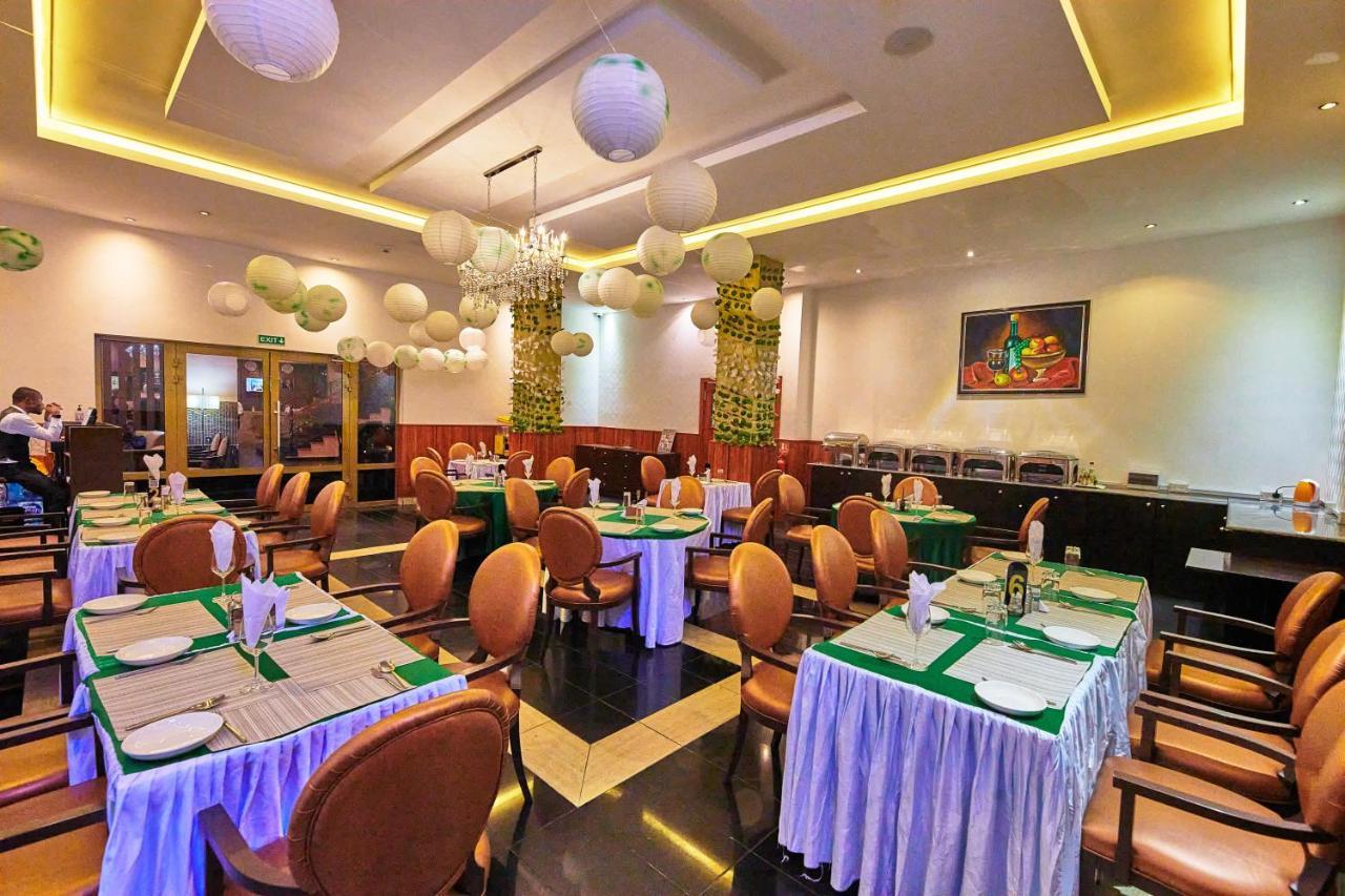 Oak Haven Hotel&Suites Port Harcourt Buitenkant foto